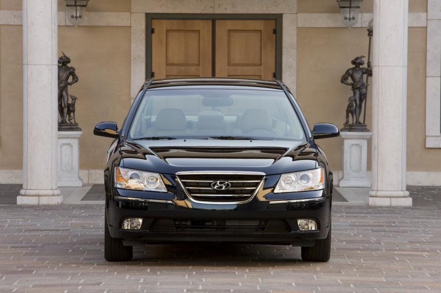  Hyundai Sonata 2009 года  (фото 28 из 40)
